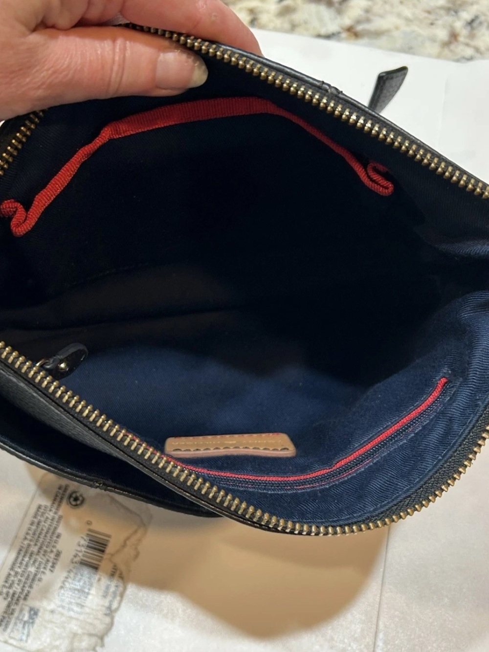 Goes W Everything Tommy Hilfiger Black Pebbled Leather Crossbody Bag  Adj. Strap - Picture 3 of 11